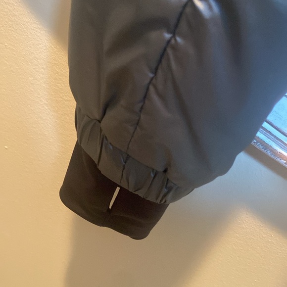 Gently used blanc Noir cropped jackete - Picture 3 of 8